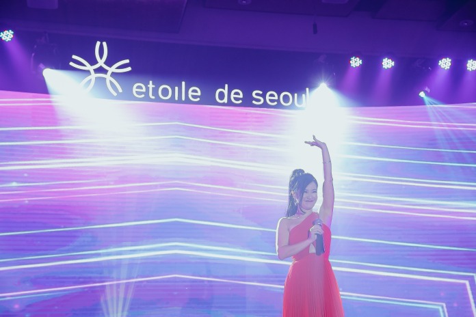 Diva Hồng Nhung