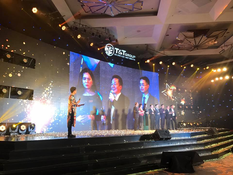 Giao lưu cùng đại diện công ty tại đêm nhạc T&T Group